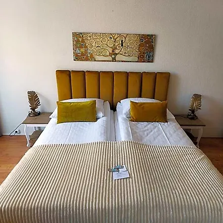 B&B Prins Appartementen Bed & Breakfast 4*